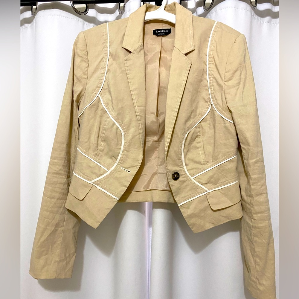 Khaki cropped blazer by Bebe